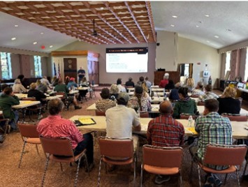 Participants at Spring Bedding Plant Meeting. Photo: C. Krasnow. 